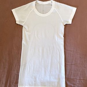 Lululemon Swiftly Tech Short sleeve top size 2